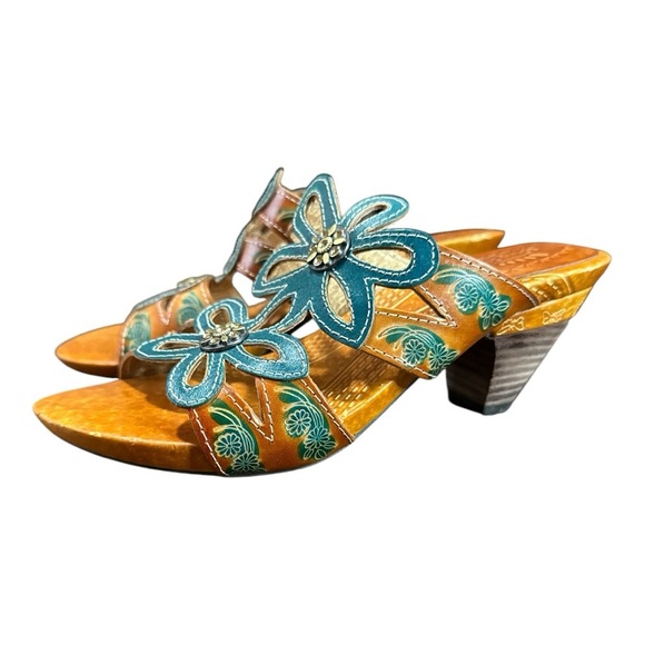 Women's Floral Embellished Sandals - Picture 2 of 6